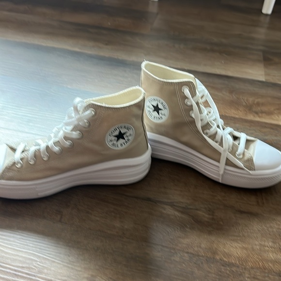 All Star Move Hi Top *Never worn* Size 10 - Picture 4 of 4